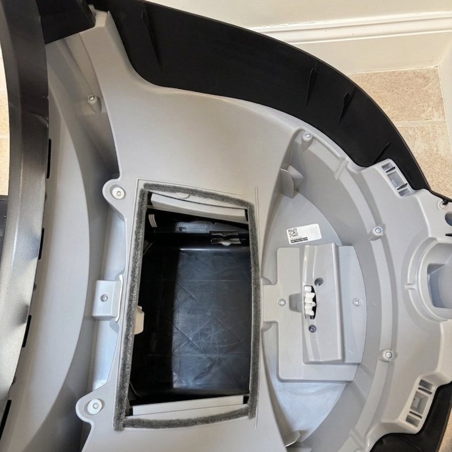 Automatic litter box after professional deep cleaning by LitterReserve in Philadelphia